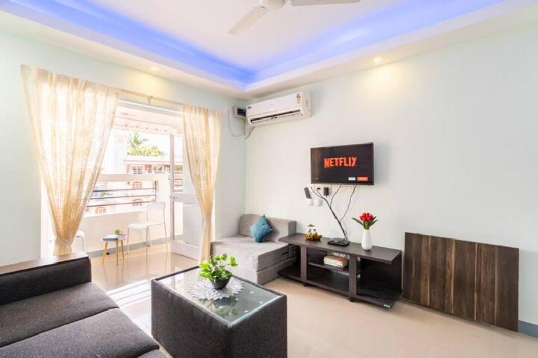 Serene Escape: Beachside 1BHK with Pool & Garden Views Colva Exterior photo